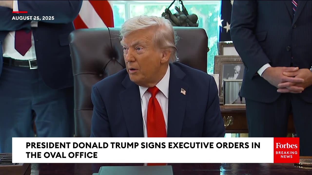 Trump Confronted Head-On: Is the Pentagon Preparing to Send Troops Into Chicago?