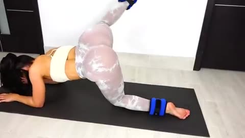 Girls Stretching and Slim Stomach Plank Workout!