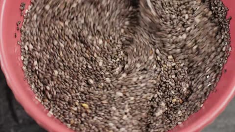 Chia Seeds/चिया बीज के Unbelievable सेहत लाभ हिंदी में | Remarkable Health Benefits Of Chia Seeds