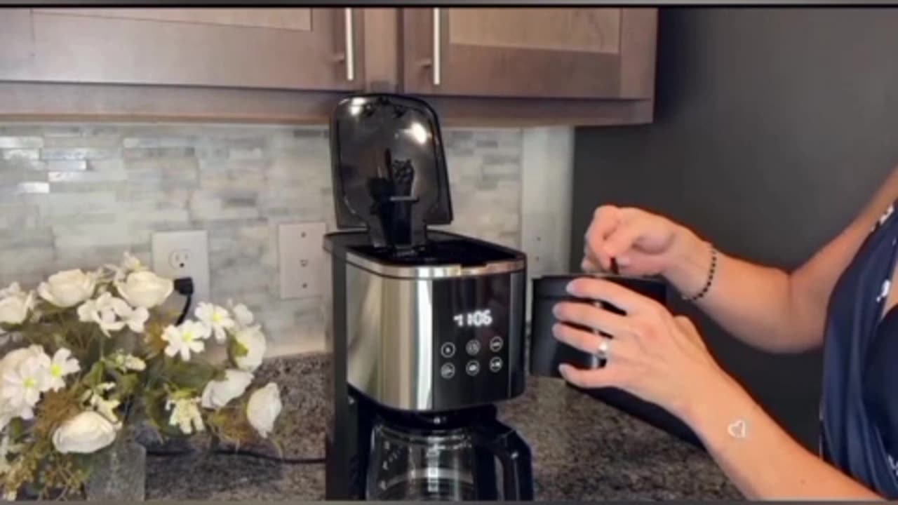 Drip Coffee Machine with Coffee Pot Coffee Maker