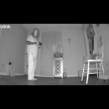 (4) "HOW MANY SPIRITS ARE HERE IN THE ROOM? (my late wife Amanda tells me) I AM LIVING IN OUR HOME"