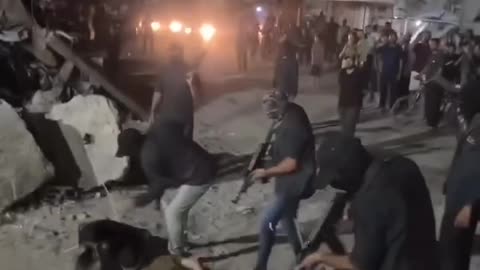 Hamas executes 3 in a street