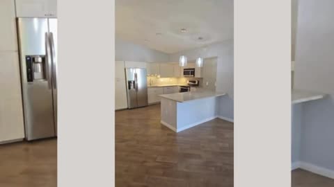 NEW LISTING ALERT! Updated 3 Bedroom, 2 Bathroom, 1 Car Garage Villa in Bradenton, Florida