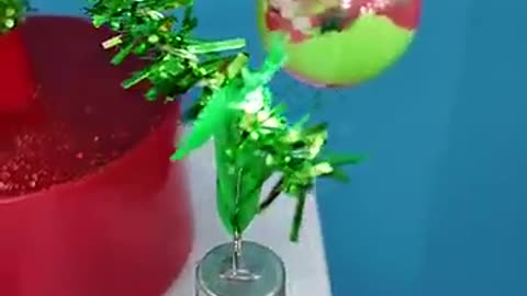 Must Watch: Assistant Makes DIY Jelly Slime Ornaments #DIYChristmas #theengine