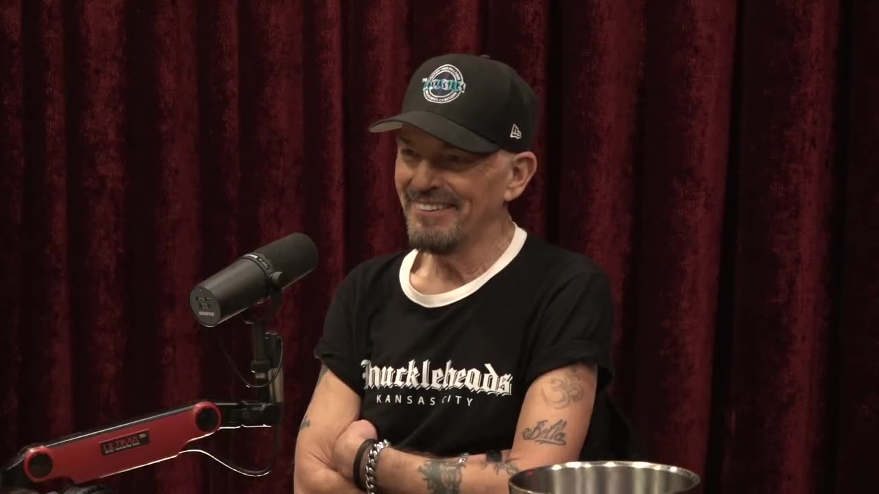 Joe Rogan Experience #2407 - Billy Bob Thornton