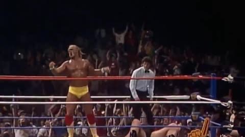 Hulk Hogan slams Andre The Giant at WrestleMania 3!