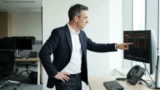 Bonds Aren’t as Safe as You Think | Bond Market Specialist Explains Yield, Rate & Default Risk