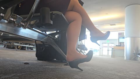 Candid Asian Delta Air-hose-tess-spike heel shoeplay show