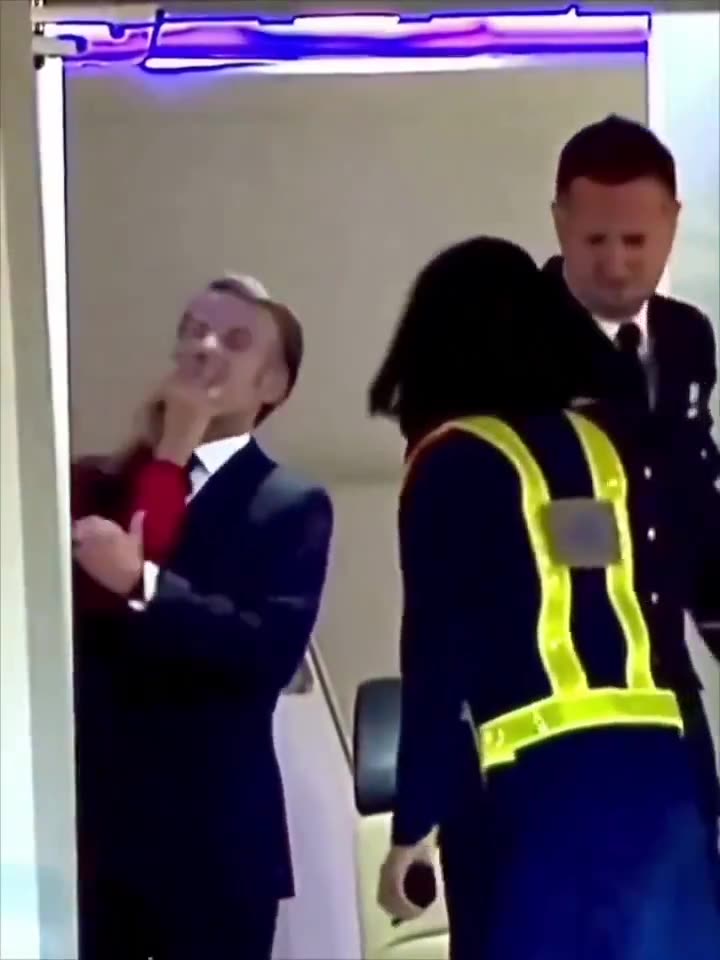 French President Emmanuel Macron got slapped from his wife Brigette in full public & Paparazzi