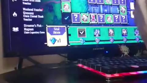 [14July25]#1 Cyraxx shows off his non existent game skill (trash)