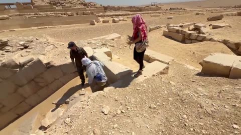 Ancient Technologies Ep. 3 - MEGALITHIC LABS & Manmade CRYSTAL NETWORKS In Saqqara!
			