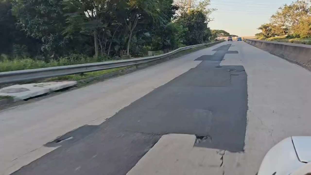 Pothole repairs on the R102 Umbilo off-ramp