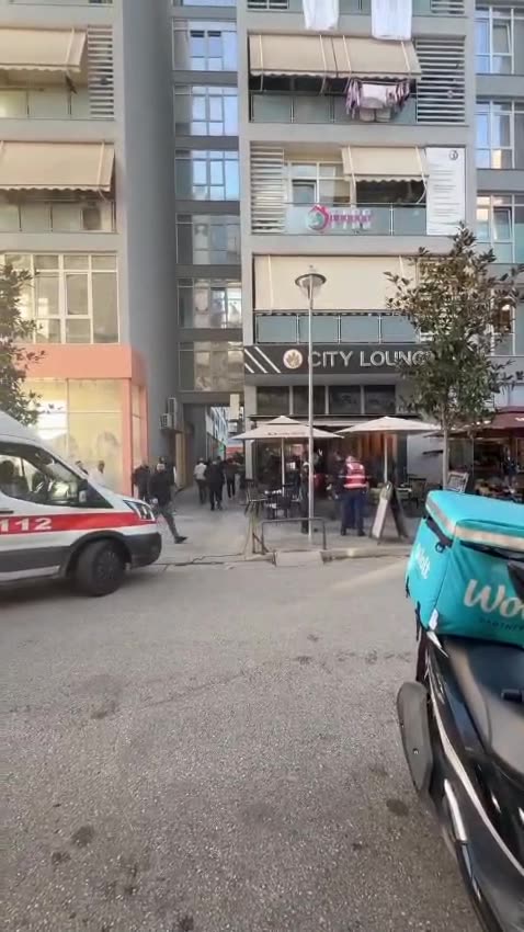 Vrasje tek 'Komuna e Parisit' në Tiranë, picieri vret kuzhinierin e lokalit