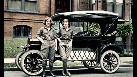 27 Wonderfully Colorized Photos of Classic American Automobiles of the 1910s and 1920s