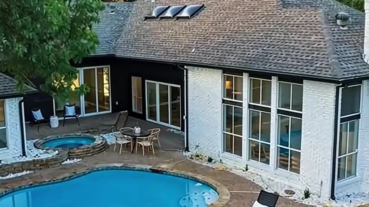 Luxury Modern Home in Bent Trail with Pool & Spa