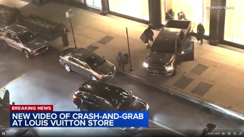 Cửa hàng Louis Vuitton ở Chicago đã cướp hôm thứ Năm