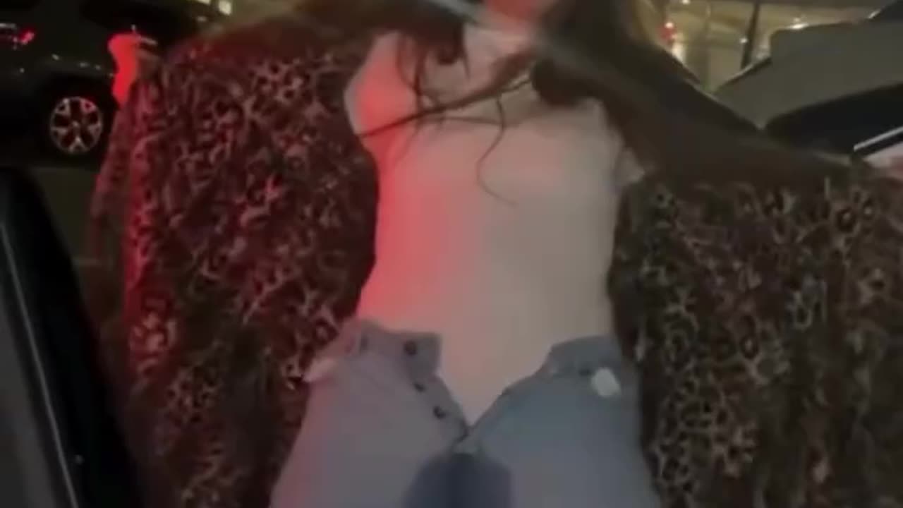 it's funny how people fall to the ground like that 🤣 #fails #reels follow for more videos ☺️