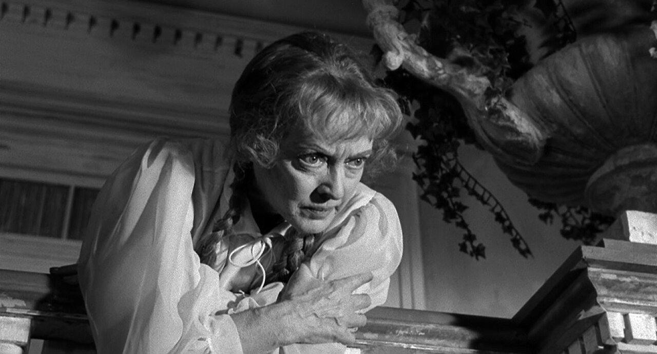 Hush...Hush, Sweet Charlotte-Bette Davis, Olivia de Havilland-1964 IMDB 7.5/10