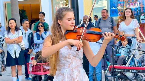 Crowd Stopped Cold When She Played ‘Unchained Melody’ 🎻💙