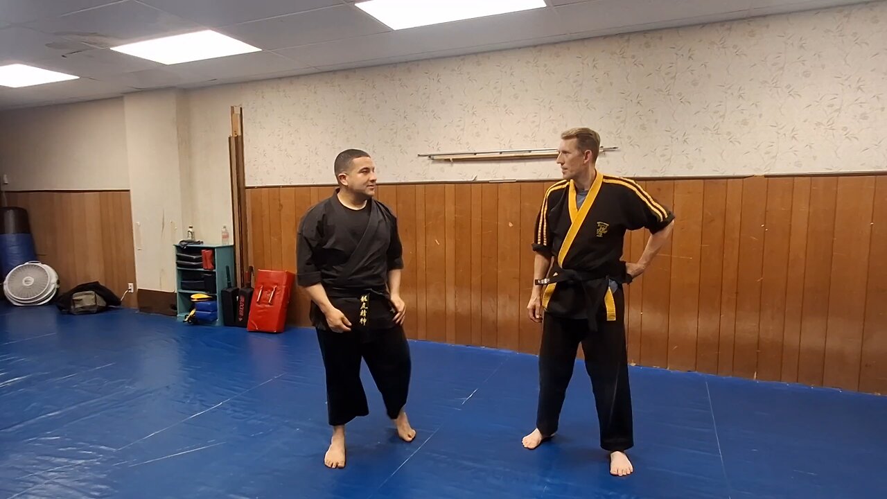 Tracy's Karate technique: Locking arm