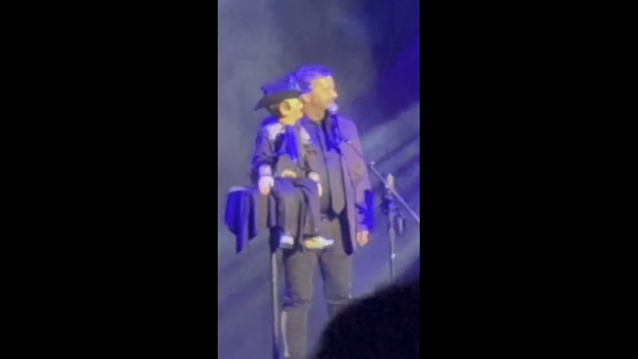 Terry Fator's Mind-Blowing Thunder Rolls Performance