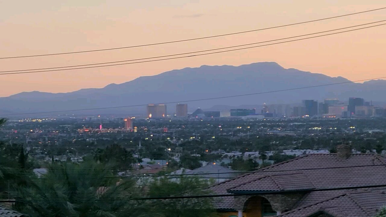 Did you see tonight's Las Vegas sunset? Check this out! 05.13.2025 #follow #lasvegas #travel #gaming
