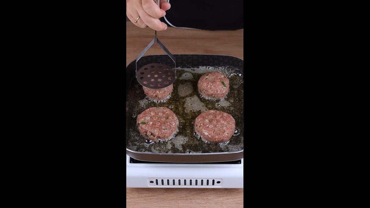 How did I not learn this before! A genius trick I learned with a friend from Italy #cooking #Recipe