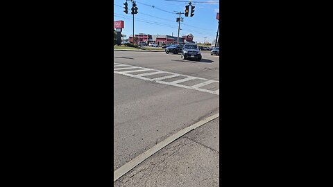 Joseph Martelli Niagara Falls, NY again a truck goes right through the red light Niagara Falls Blvd