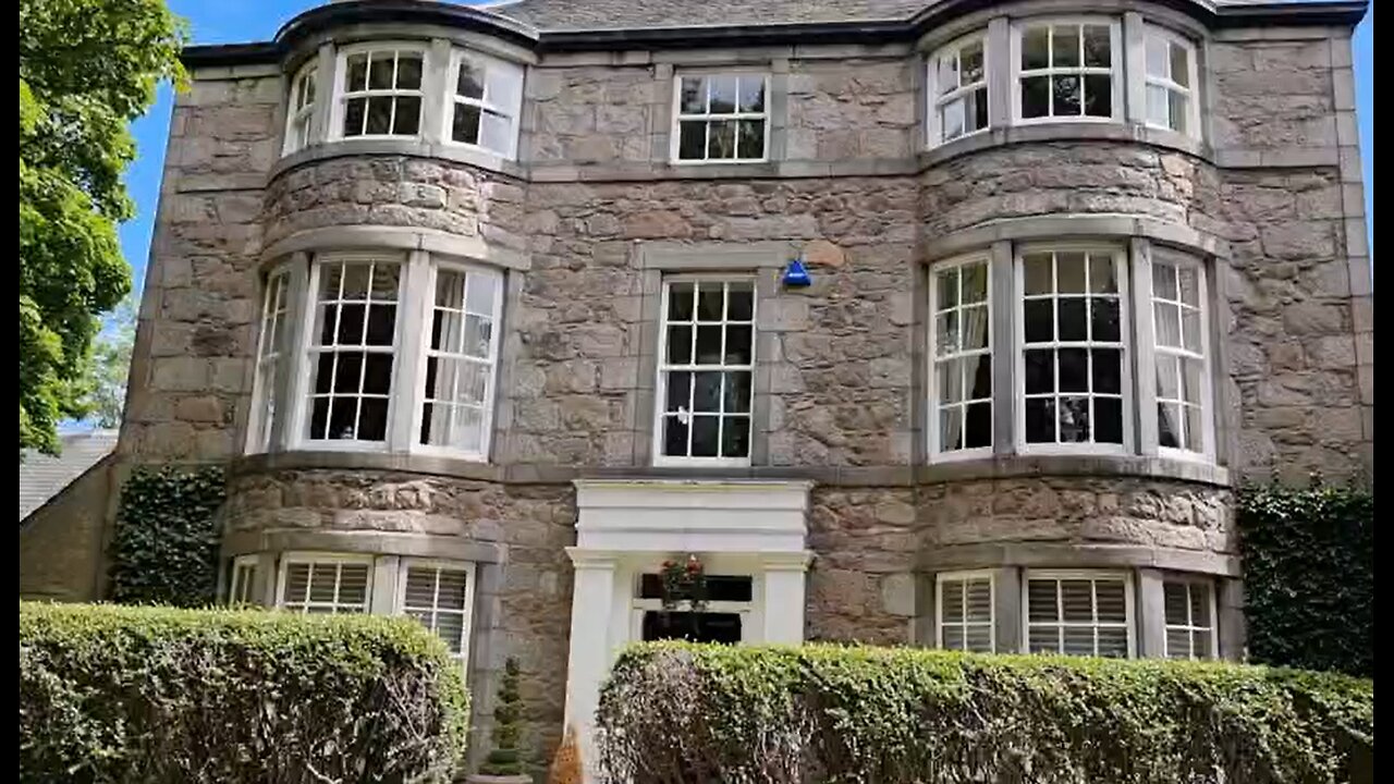University of Aberdeen: 60 Seconds walking down High Street to MacRobert Memorial Garden - July 2025