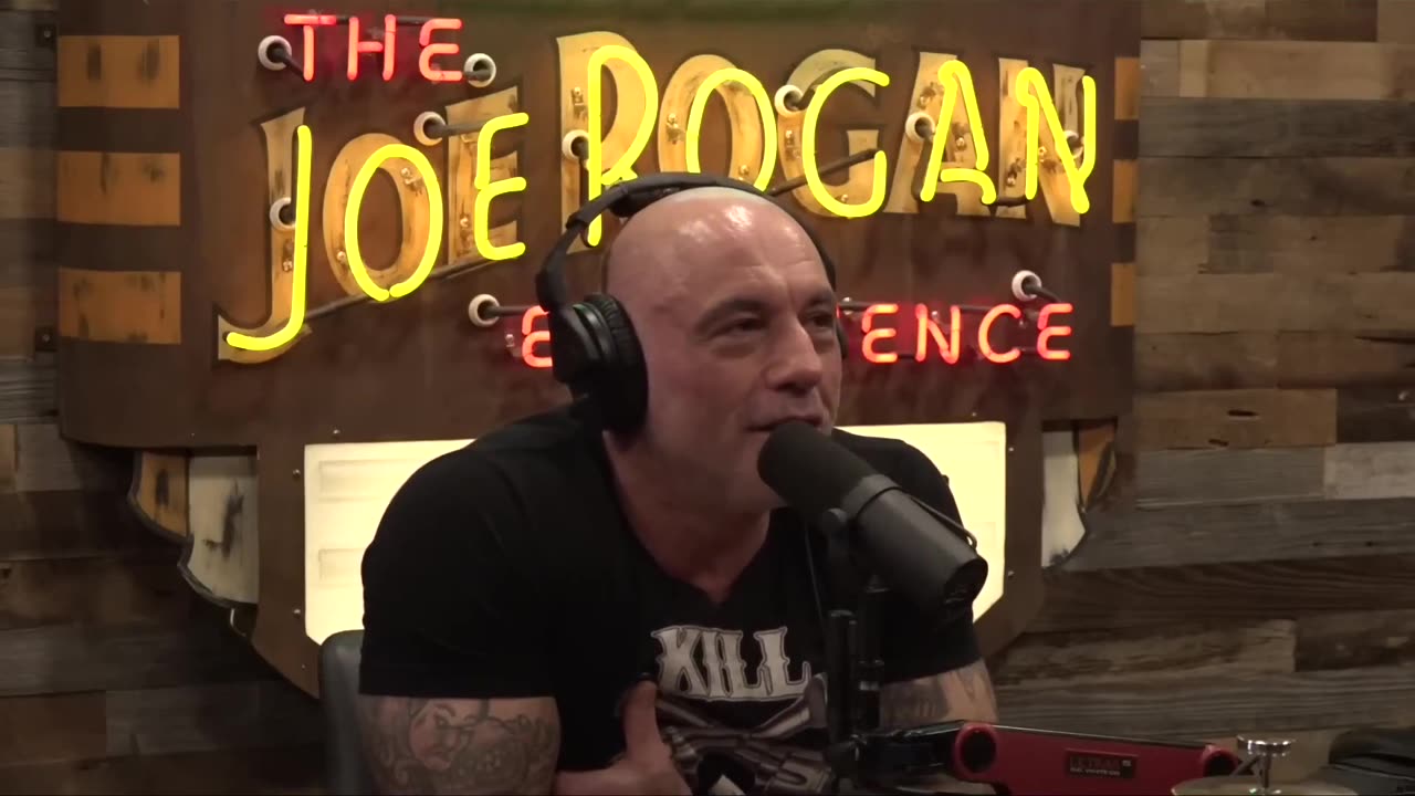 Dave Chappelle's Epic Bombing Set - James McCann on Joe Rogan #standup #comedy #davechapelle