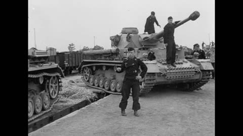 panzer_iv_ausf_g_tanks_arriving_by_train_in_italy