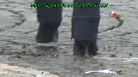 Slow Motion Walking & Crushing - Candid