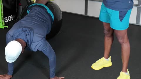 ALTERNATING LATERAL BALL TUCK
