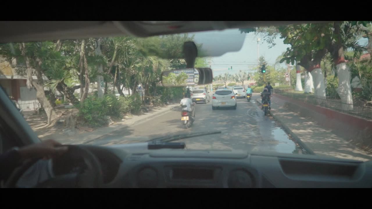 Revelan video de conductor que persiguió a taxista hasta matarlo