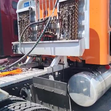 SHES GOTTA BE DOING SUMTHIN #ourtruckinglife #trucker #reallifetruckers #trucking #atruckerslife