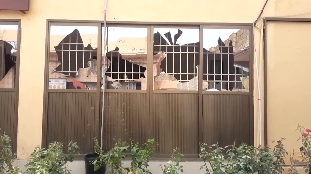 Hundreds flee Pakistani jail after earthquake panic, says official