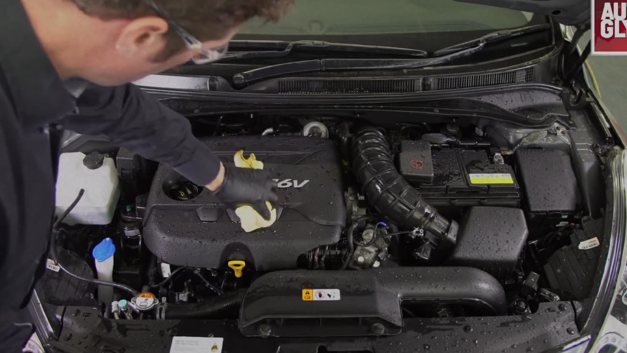 How to use water to safely clean your engine