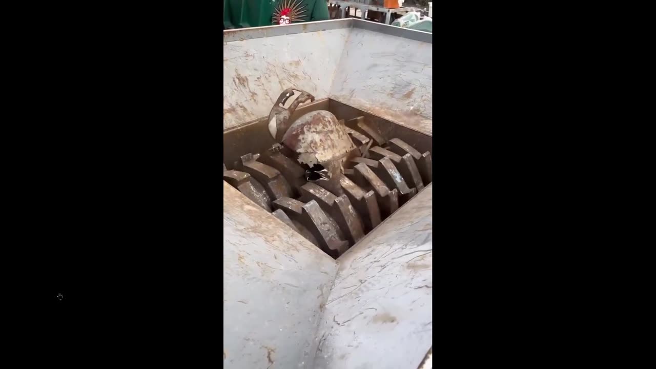 This might be the most satisfying video on the internet - many things crushed