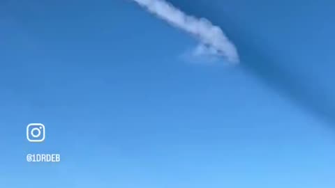 I've never seen a chemtrail do this before