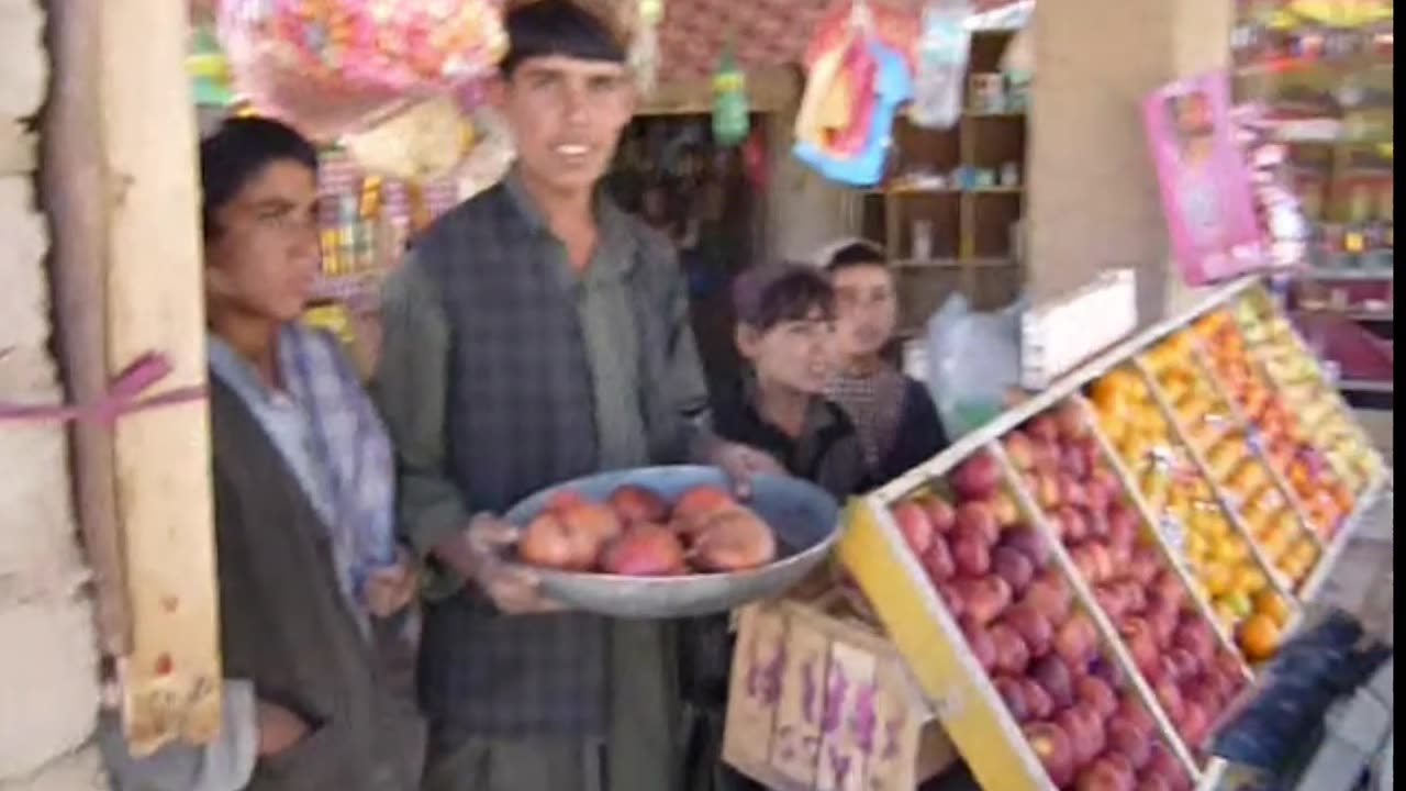US Soldiers Buy Pomegranates from Afghan Kids Before Evacuating – Real OEF Footage