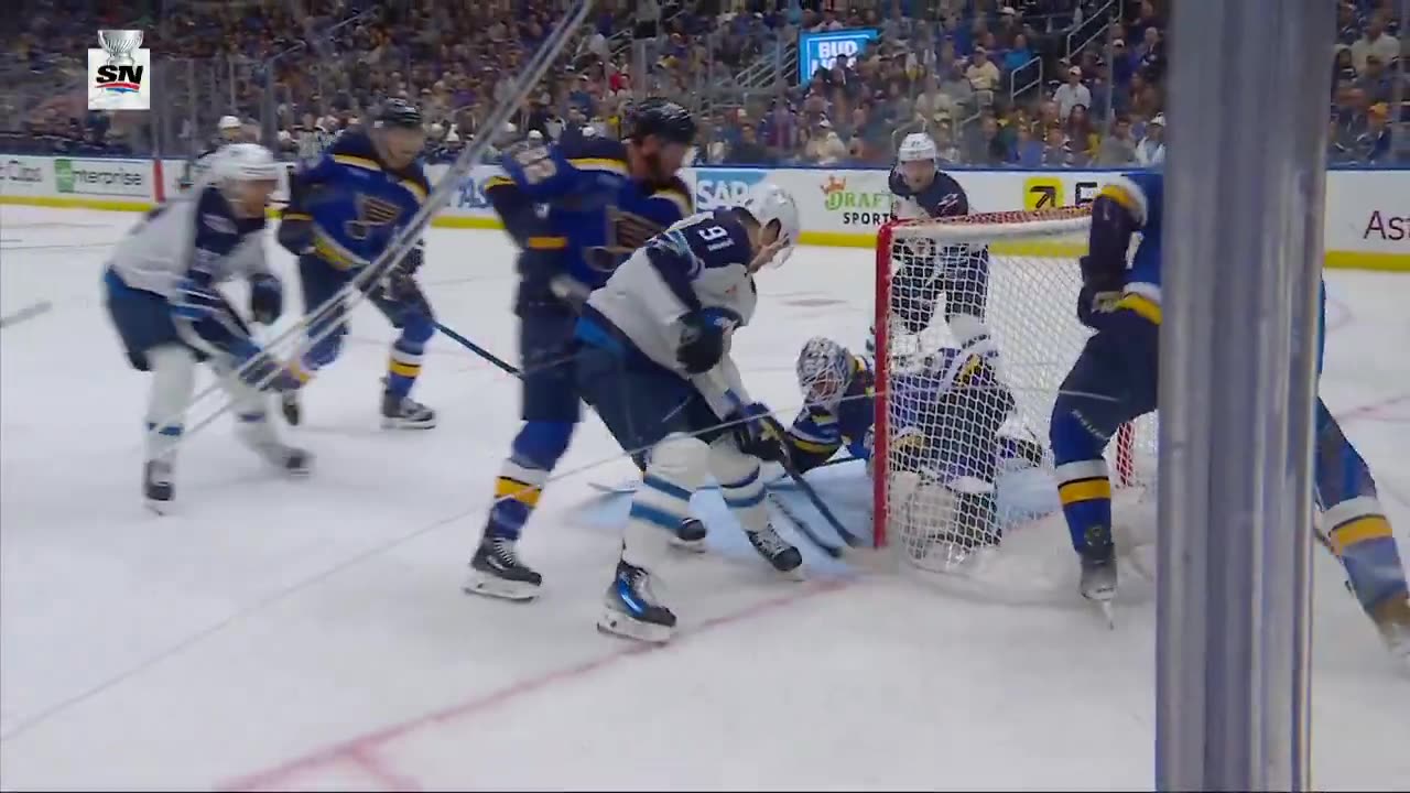NHL - Cole Perfetti ties the game with the first #StanleyCup Playoffs goal of his career! ☝️