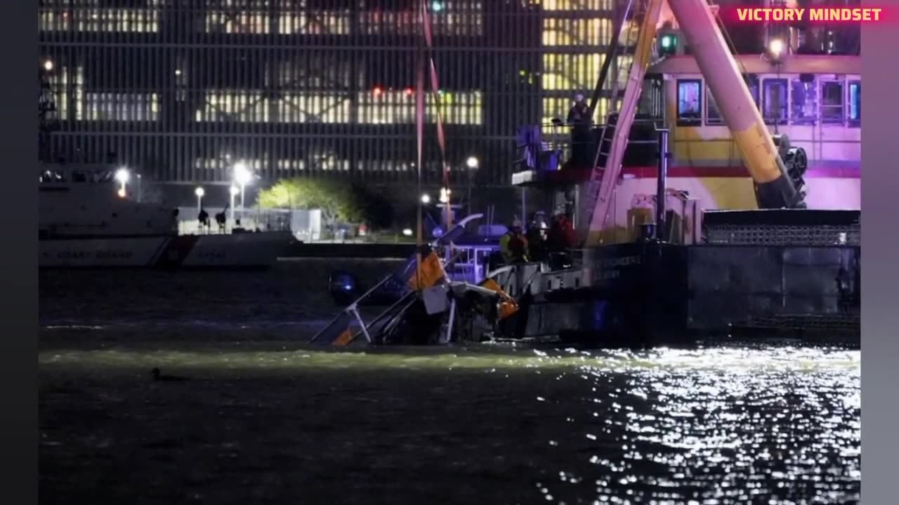 Helicopter Tragedy in NYC || Spanish Family of 5 Dies in Hudson River Crash