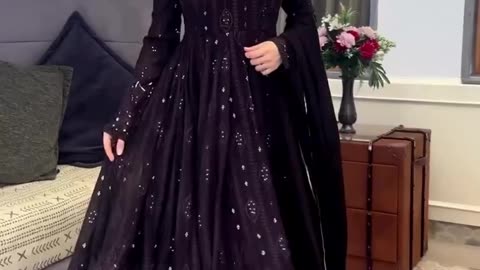 Best Black Salwar Suit Designs for Weddings & Parties 2025 | Mirraw | USA | India