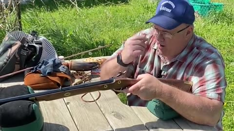 Traditions Crockett .32 caliber round ball vs. Maxi ball