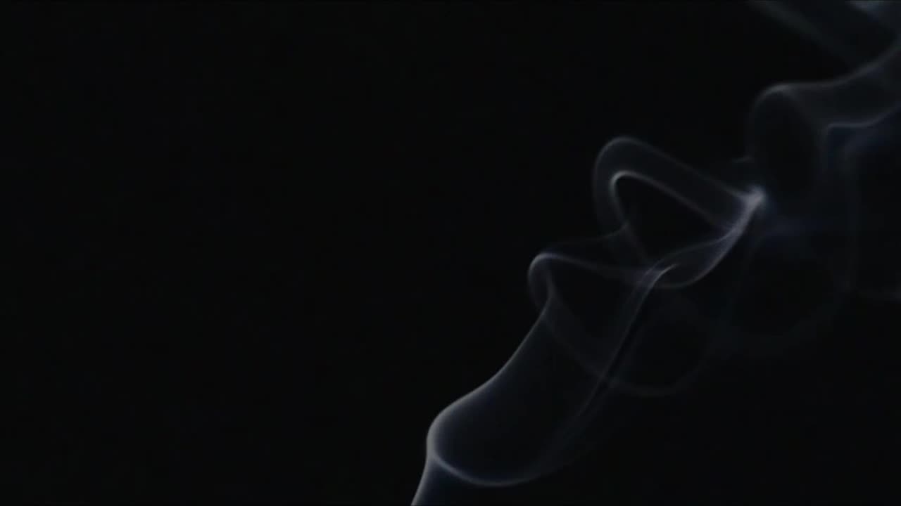অন্ধকারে আলো: ধোঁয়ার রহস্যময় নৃত্য | Real Life Visual Art