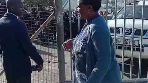 Disgruntled Vista High School pupils protest