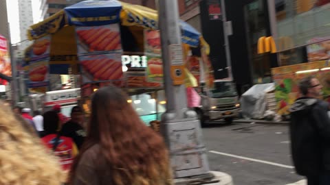 Walking Manhattan: Times Square (2019) 5