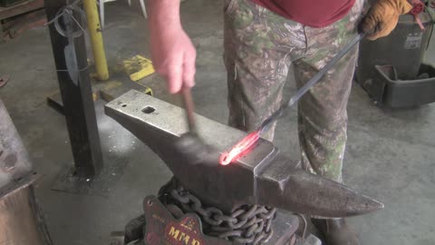 FORGING A FIRE POKER HANDLE