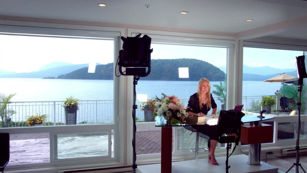 Smokin’ Hot 🔥Podcaster Blows the Whistle on Immoral Pastor