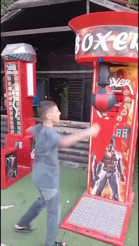 Epic Boxing Game Fail ouch